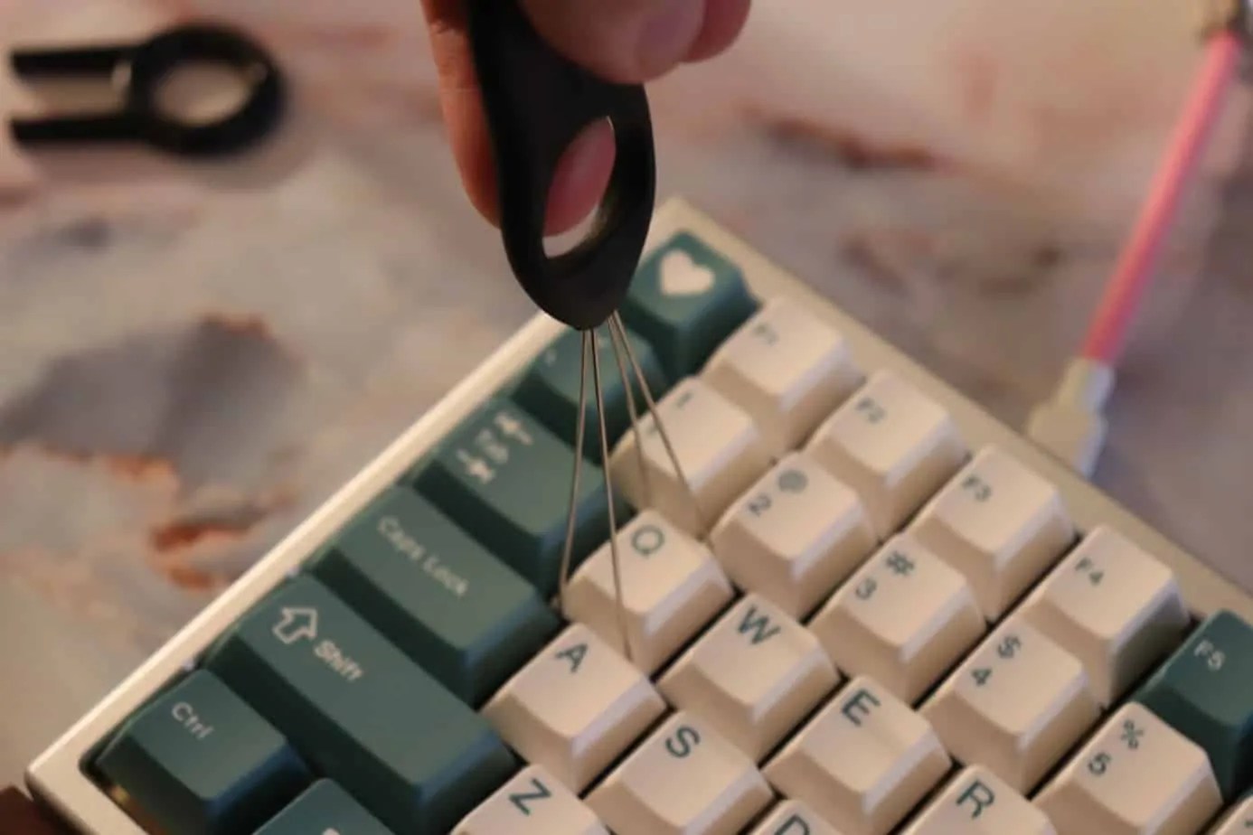 How to Remove Mechanical Keyboard Keys Switch and Click