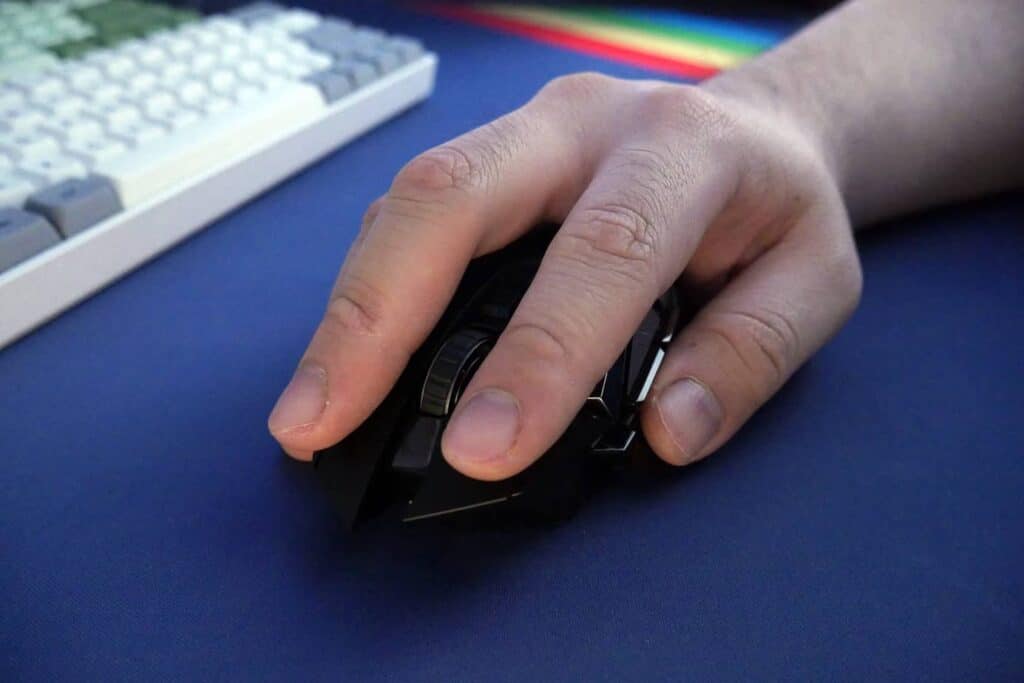 How to Palm Grip A Mouse Explained Switch and Click