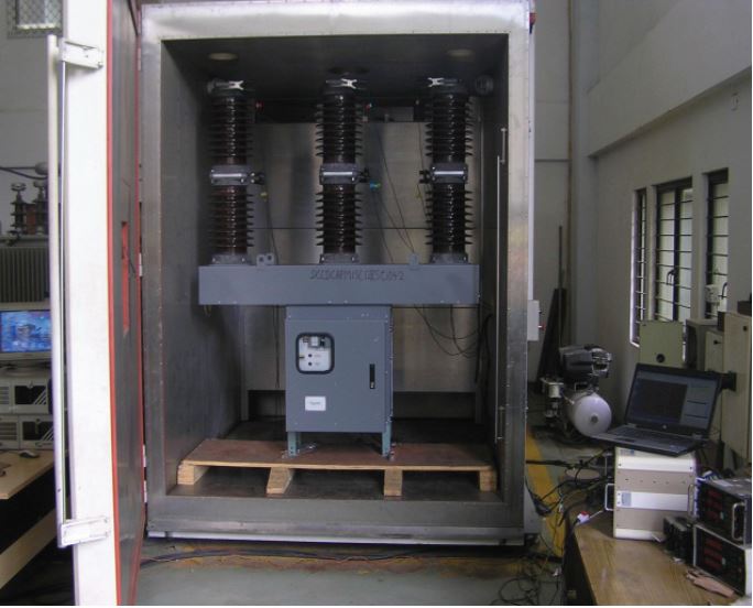 Low temperature ambient effect for outdoor vacuum circuit breaker (VCB