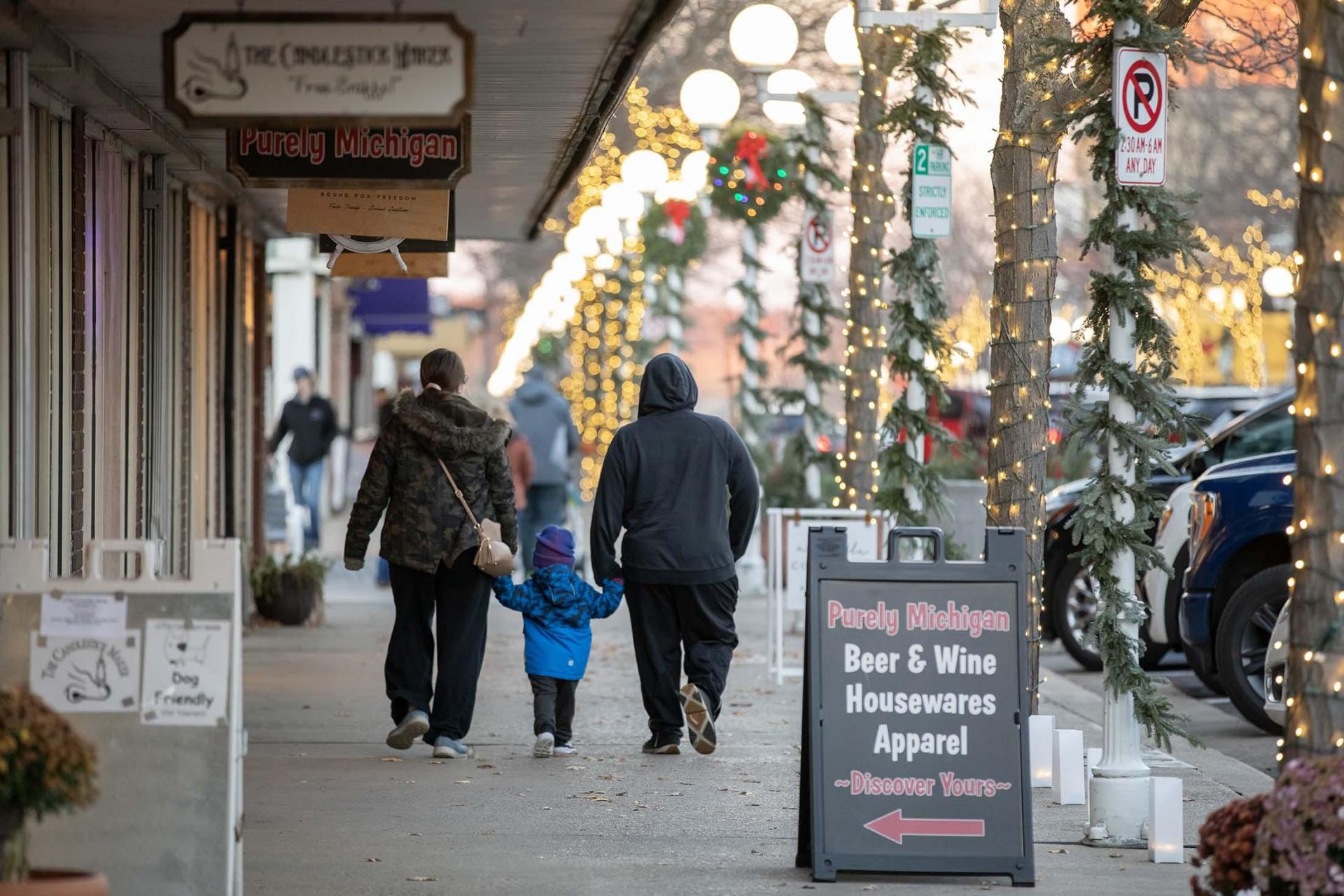 Walk through Christmas lights in Southwest Michigan Southwestern
