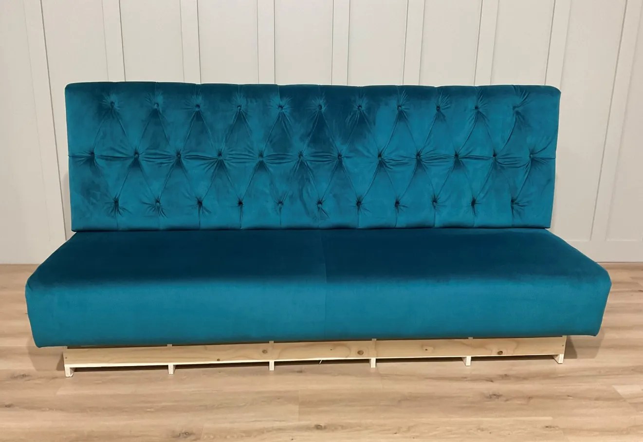Banquette Seating Deep Buttoning Detail Case Study South West