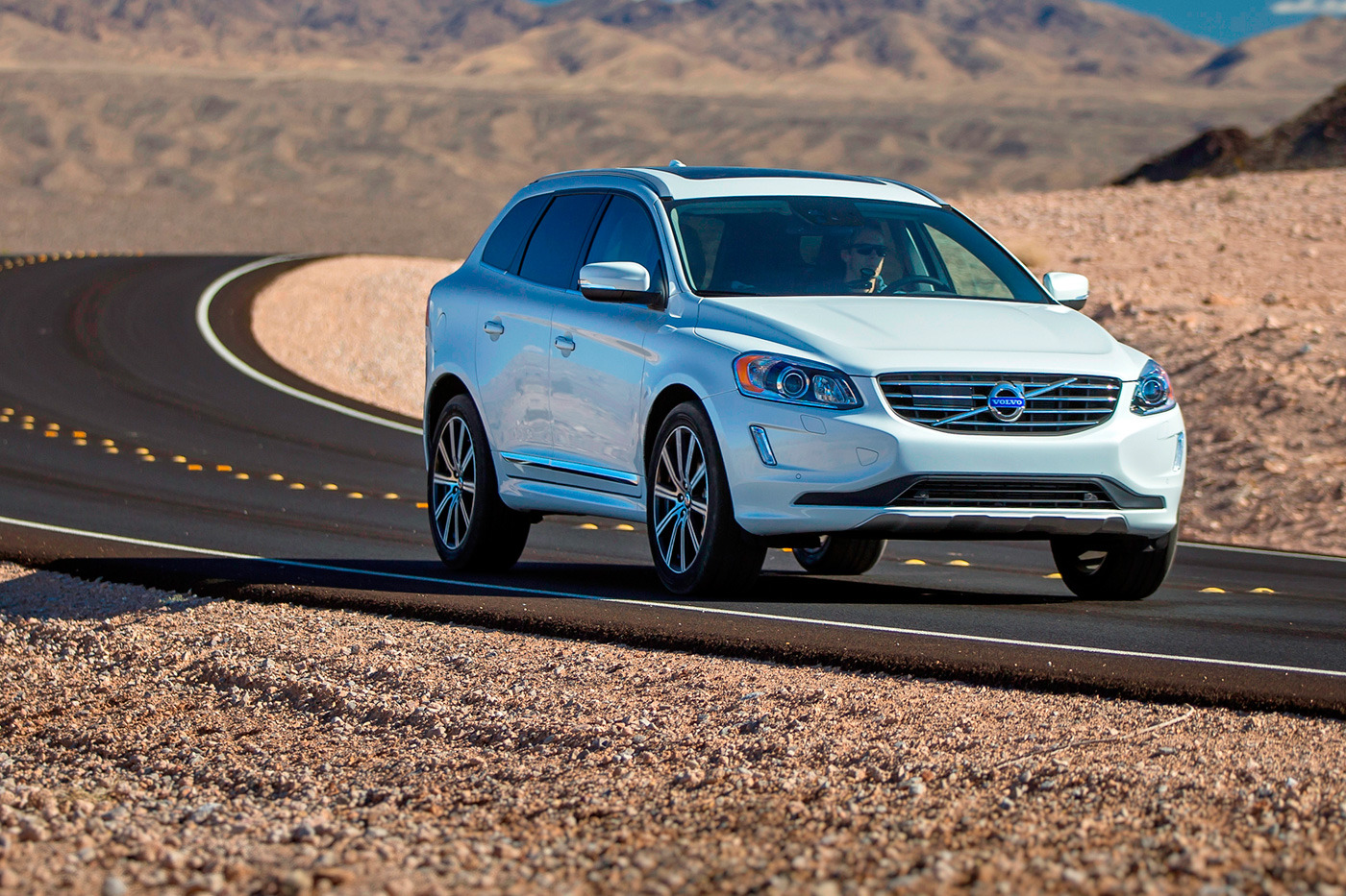 Video Self Parking Volvo, It's More Like Self Crashing Volvo!