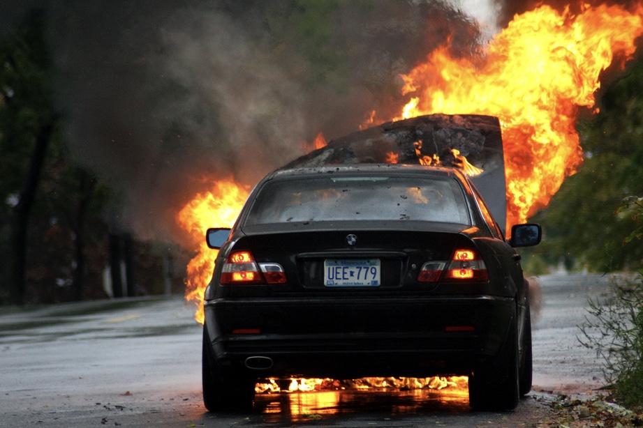 Video The Mystery Of The Bmw Fires!!