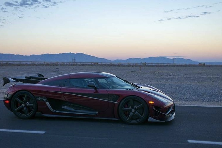 Video Koenigsegg Agera Rs Is The World's Fastest Commercial Car!