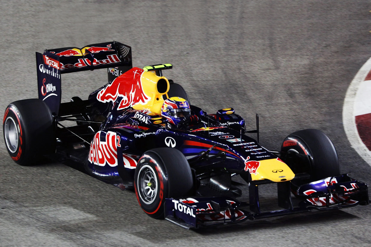 Max Verstappen thrashing the 2011 Red Bull RB7 F1 V8 is beyond epic.