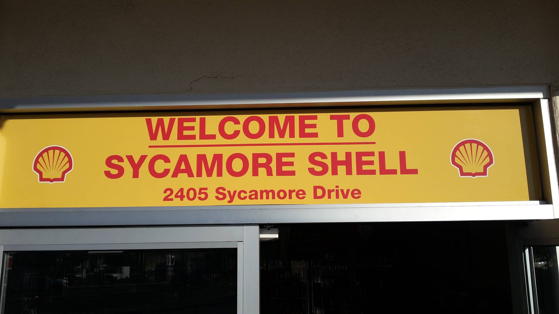 Simi Valley's Top Gas Station, Convenience Store and Car Wash Smog