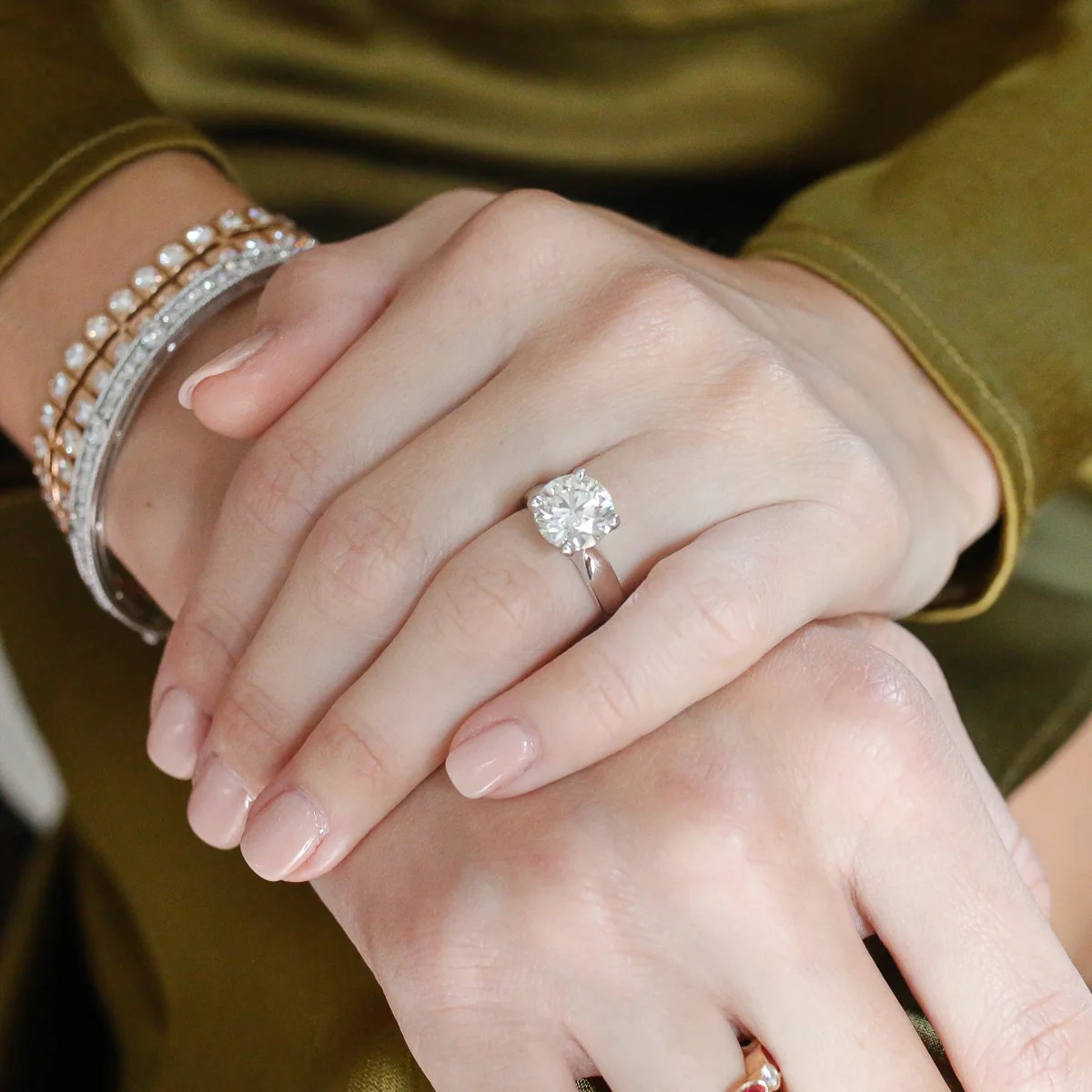 What Is The Average Diamond Size For An Engagement Ring