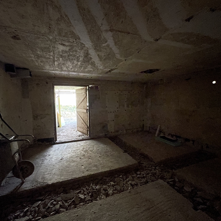 Pitt Cottage Bunker Symmetrys