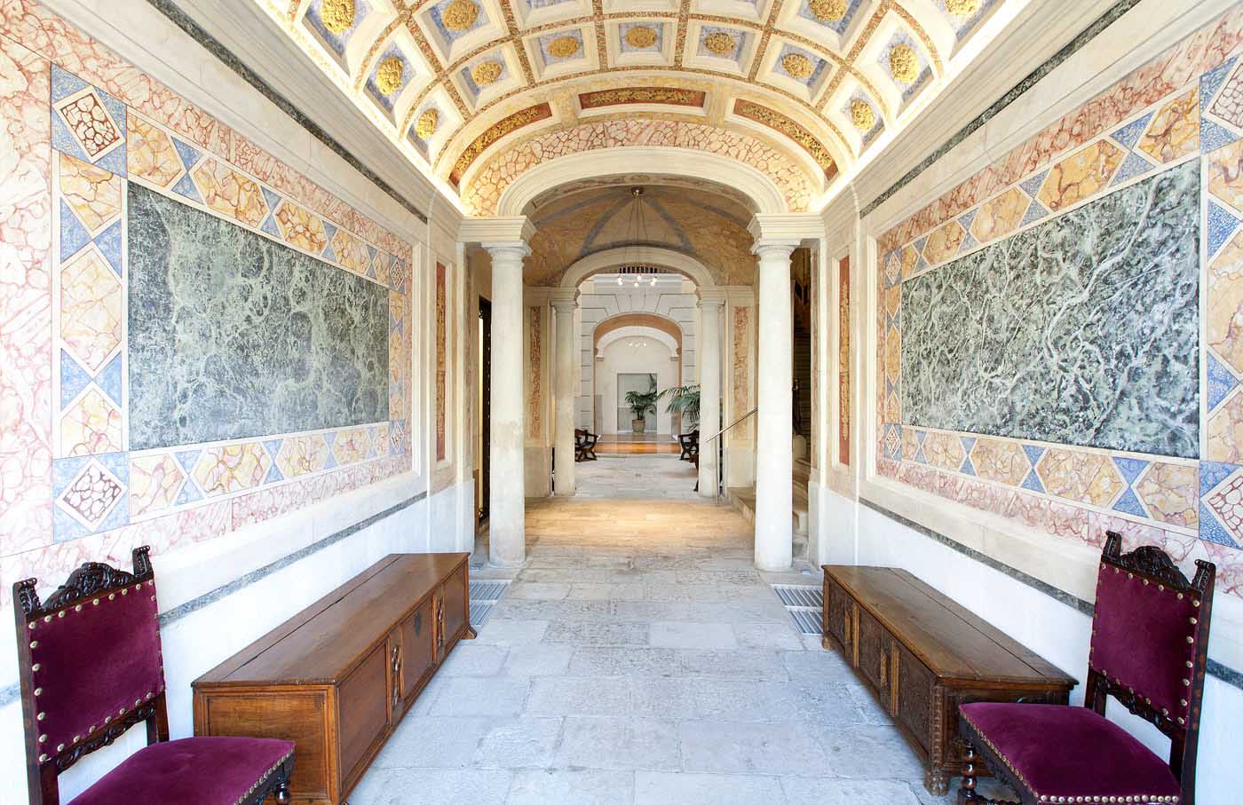 Gallery of the Hotel Medinaceli in Barcelona Official website