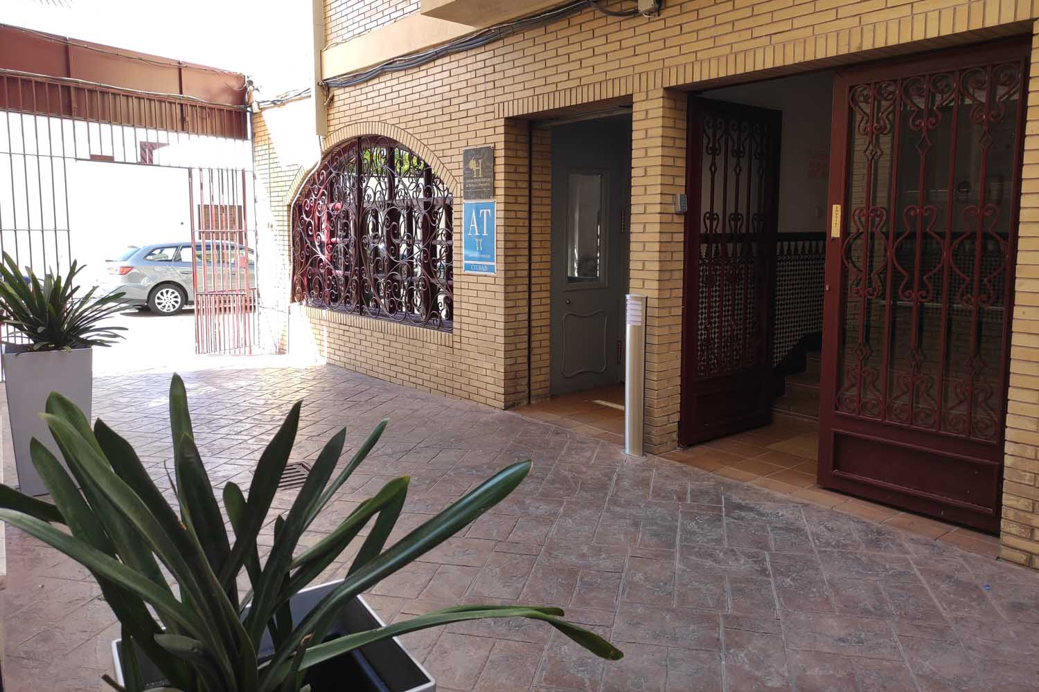 Galería de los Apartamentos Puerta del Sur en Sevilla  Oficial