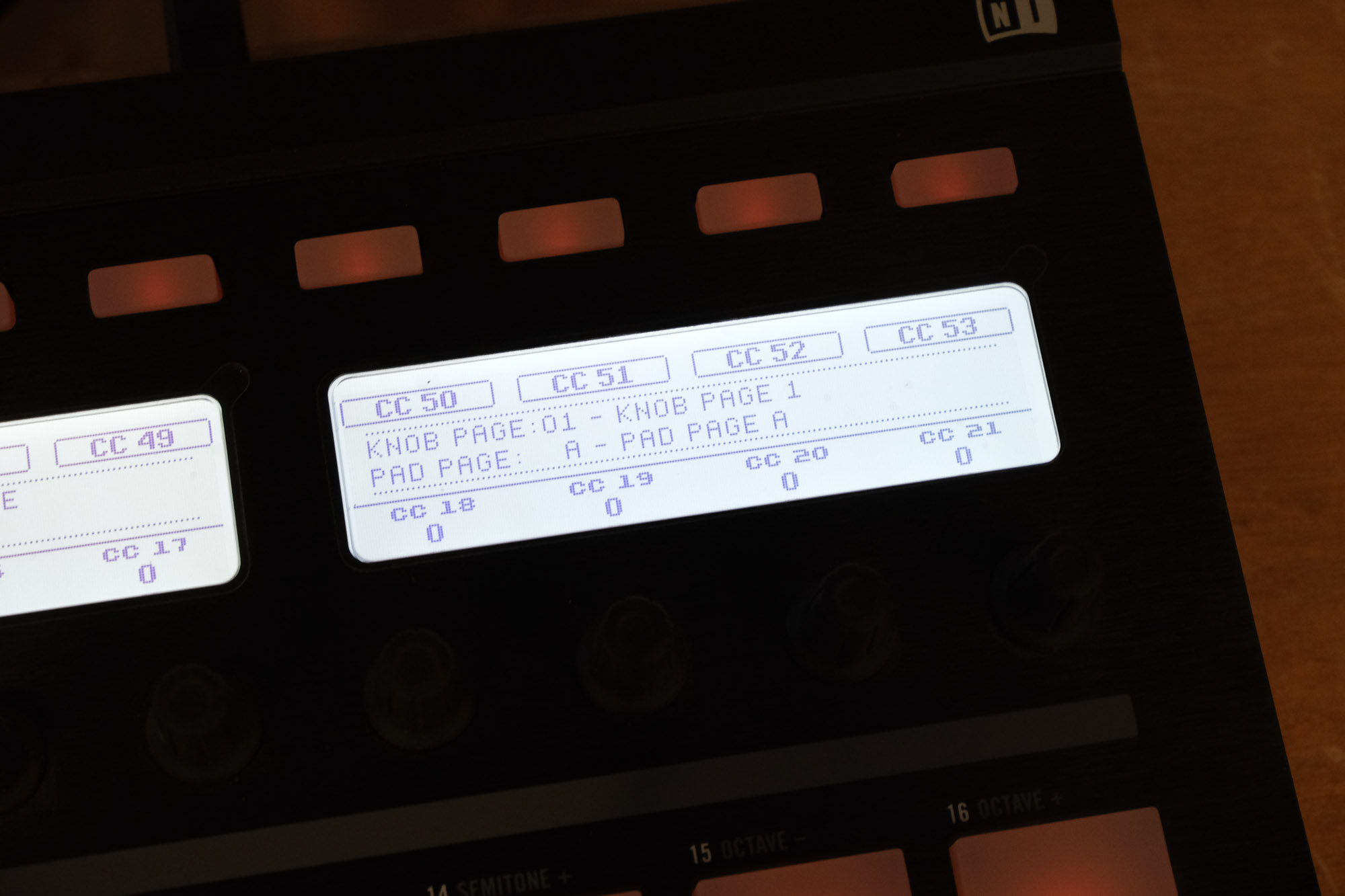 Native Instruments Maschine MKI Syntaur