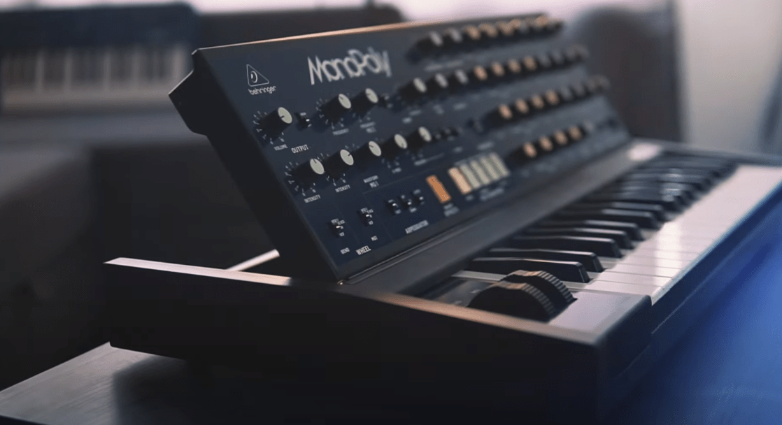 Behringer MonoPoly SYNTH ANATOMY