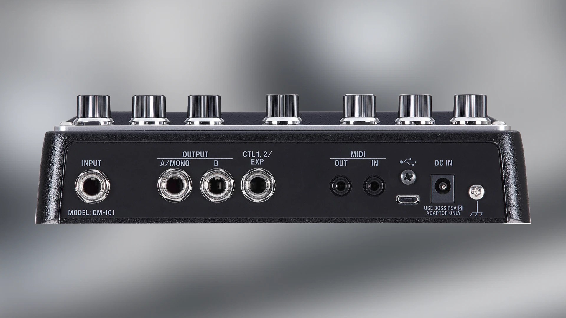 Boss DM-101 Delay Machine backside001 - SYNTH ANATOMY