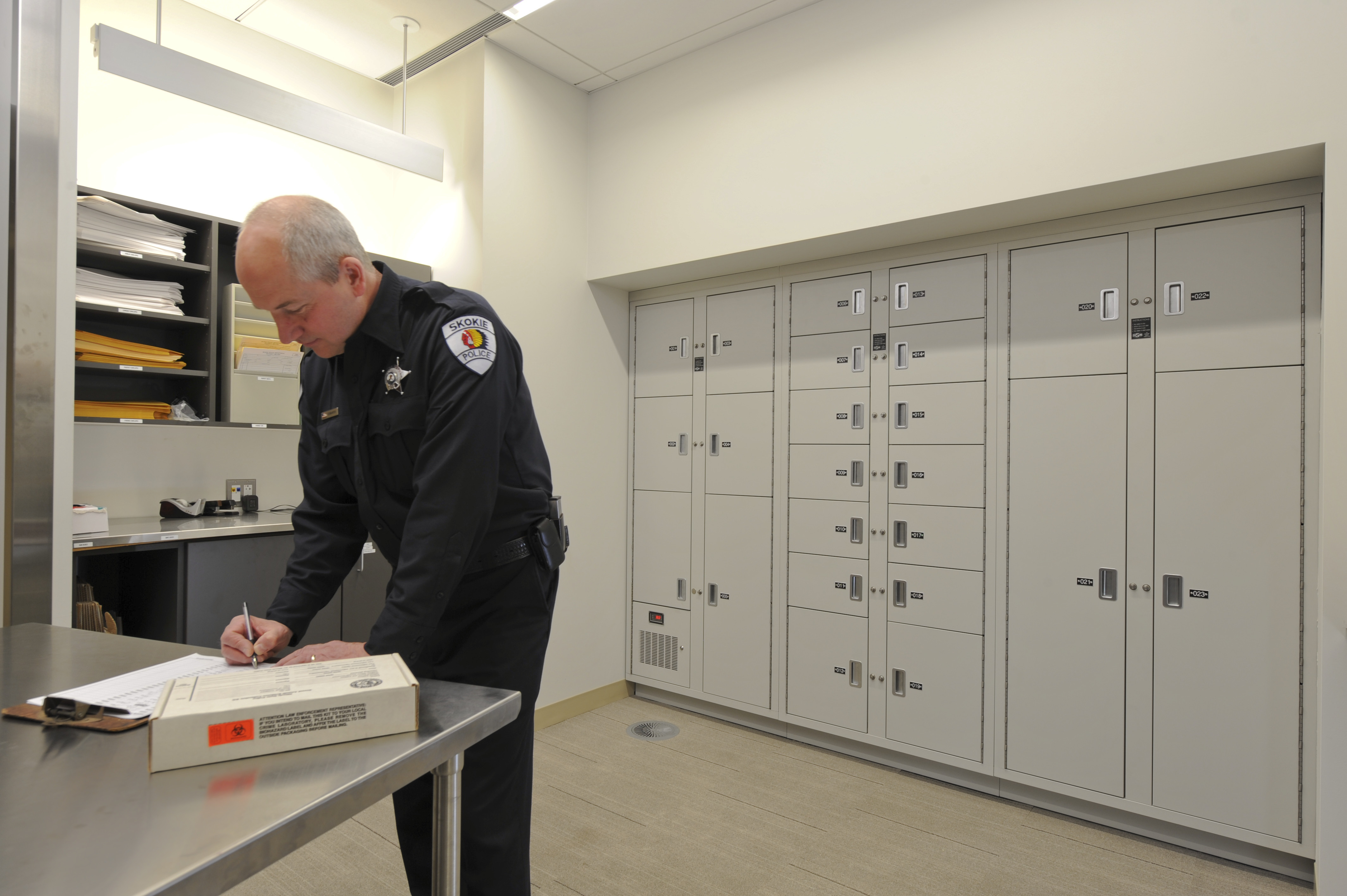 SPACESAVER Evidence Lockers SYSTEMCENTER