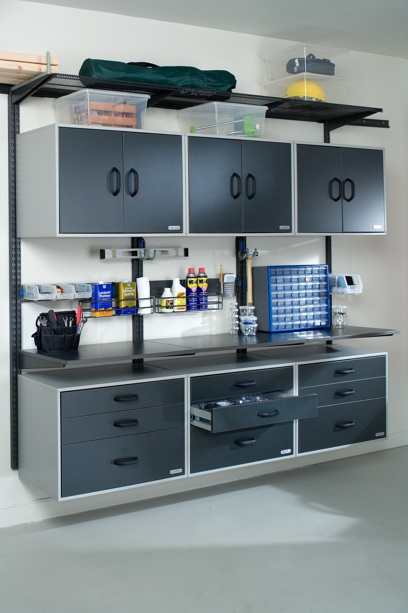 SYSTEMCENTER Garage and shelving systems