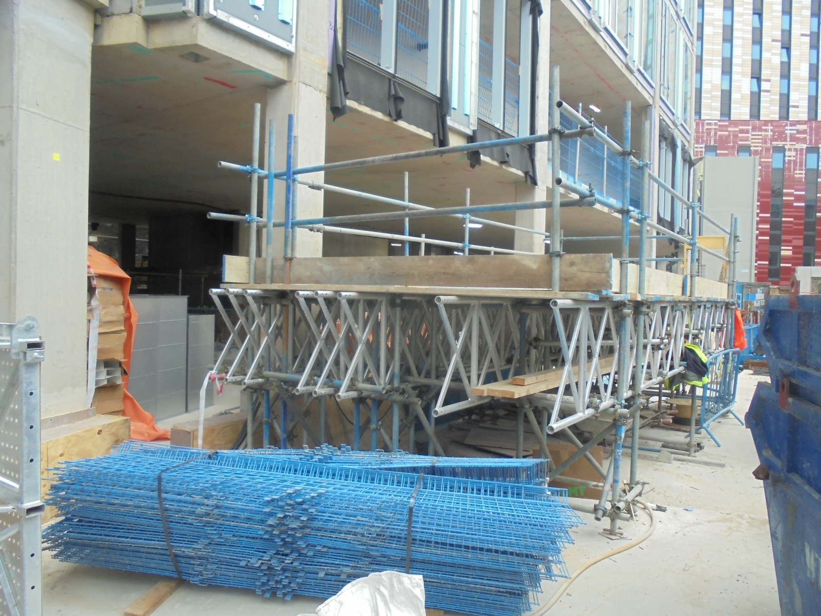 Gallery scaffold contracts