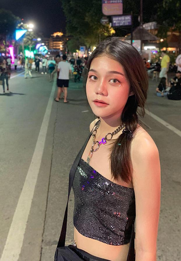 น้องมุก Itsmukkk สาวสวยที่มีรอยสักสุดเซ็กซี่ ขาวอมชมพู กำลังฮอตบน Onlyfans
