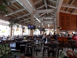 HIgh-End Hawaii shopping Ala Moana Center