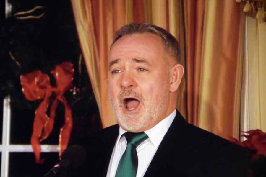 Christmas In Ireland Starring The Irish Tenors Brings In The Holidays