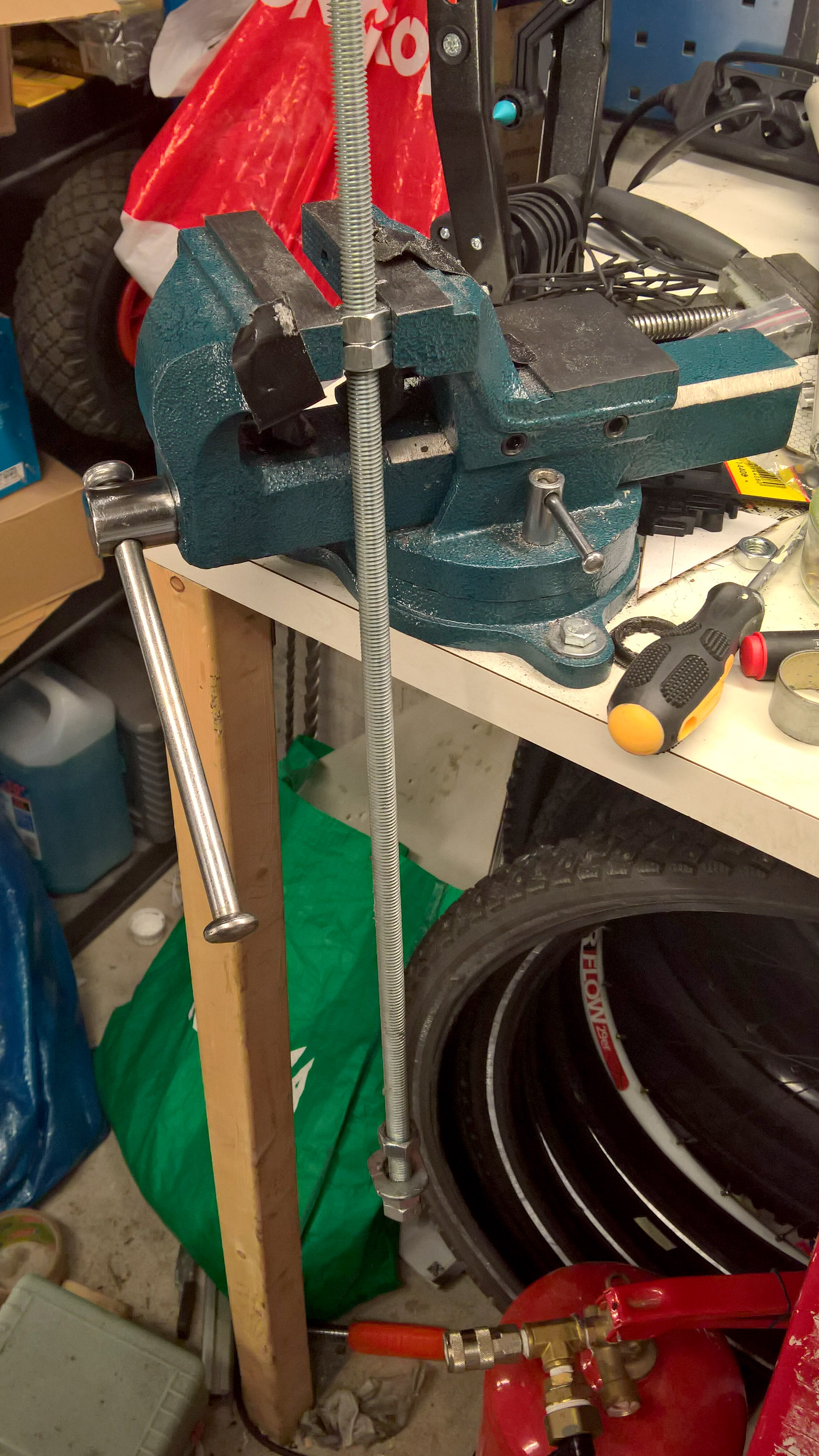 Recon Silver bushing replacement part 1 removal T3mppu.kapsi.fi