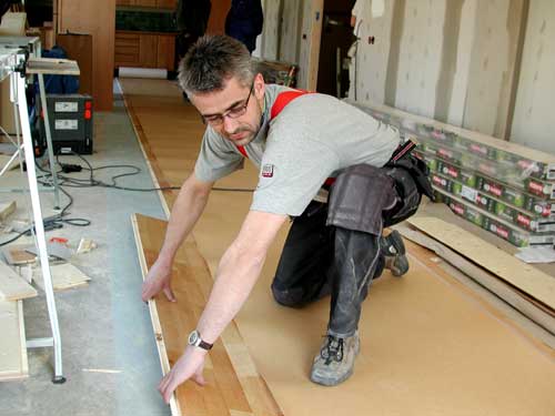 Taxinge Bygg AB snickare till er tjänst