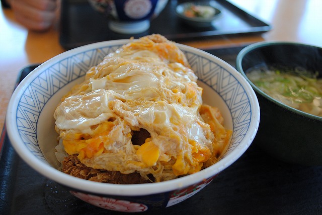 おべんとうのヒライ 菊陽バイパス店 24時間営業の熊本が誇るイートイン惣菜店 豊富な品ぞろえと価格に驚く 熊本県菊池郡菊陽町大字津久礼133 9 食べゴロ 全ては 食べて良かった と思える外食のために