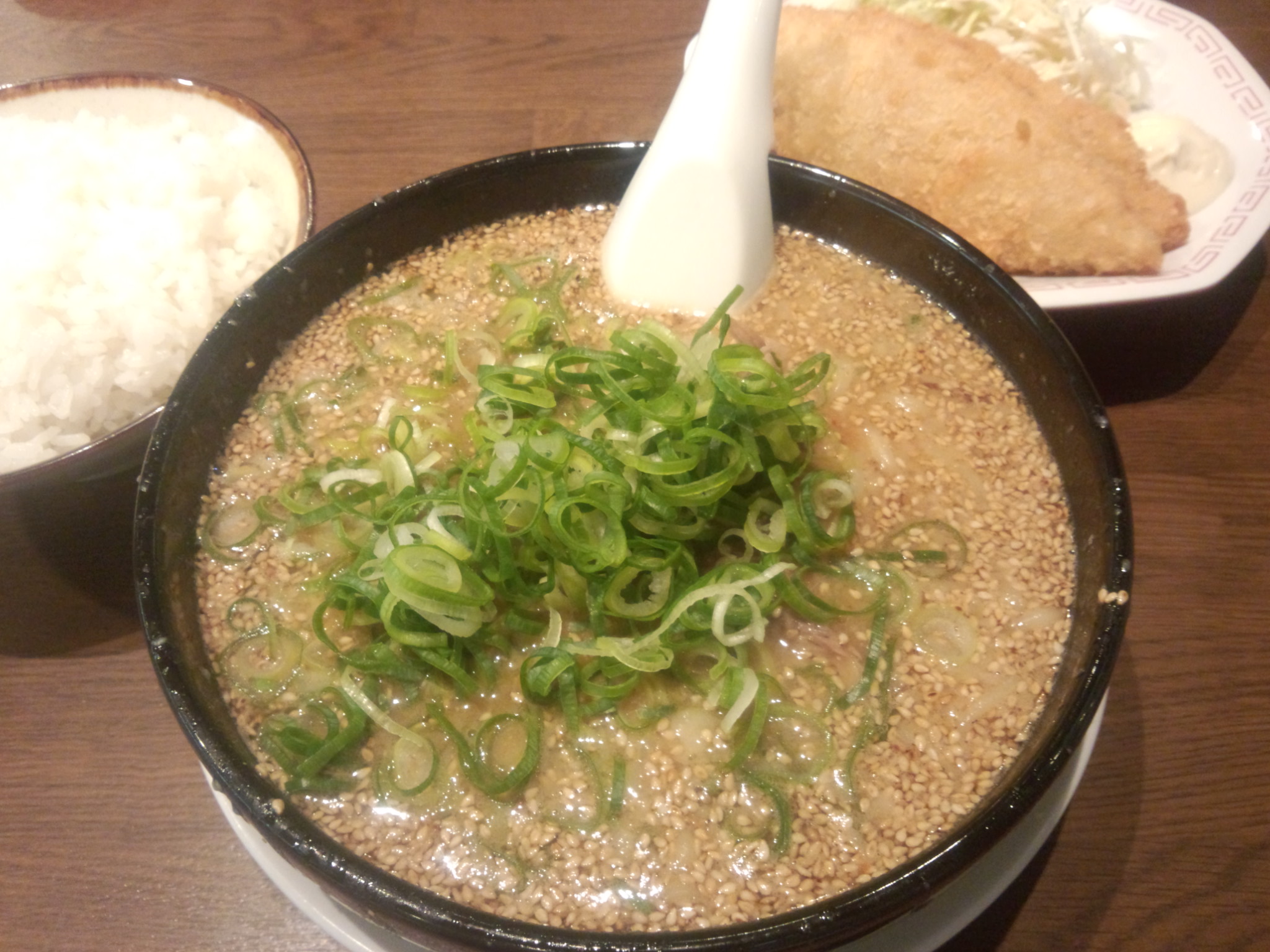 味噌ラーメン＋白身魚定食ラーメン・飲茶の来来亭多治見店 食べマガ