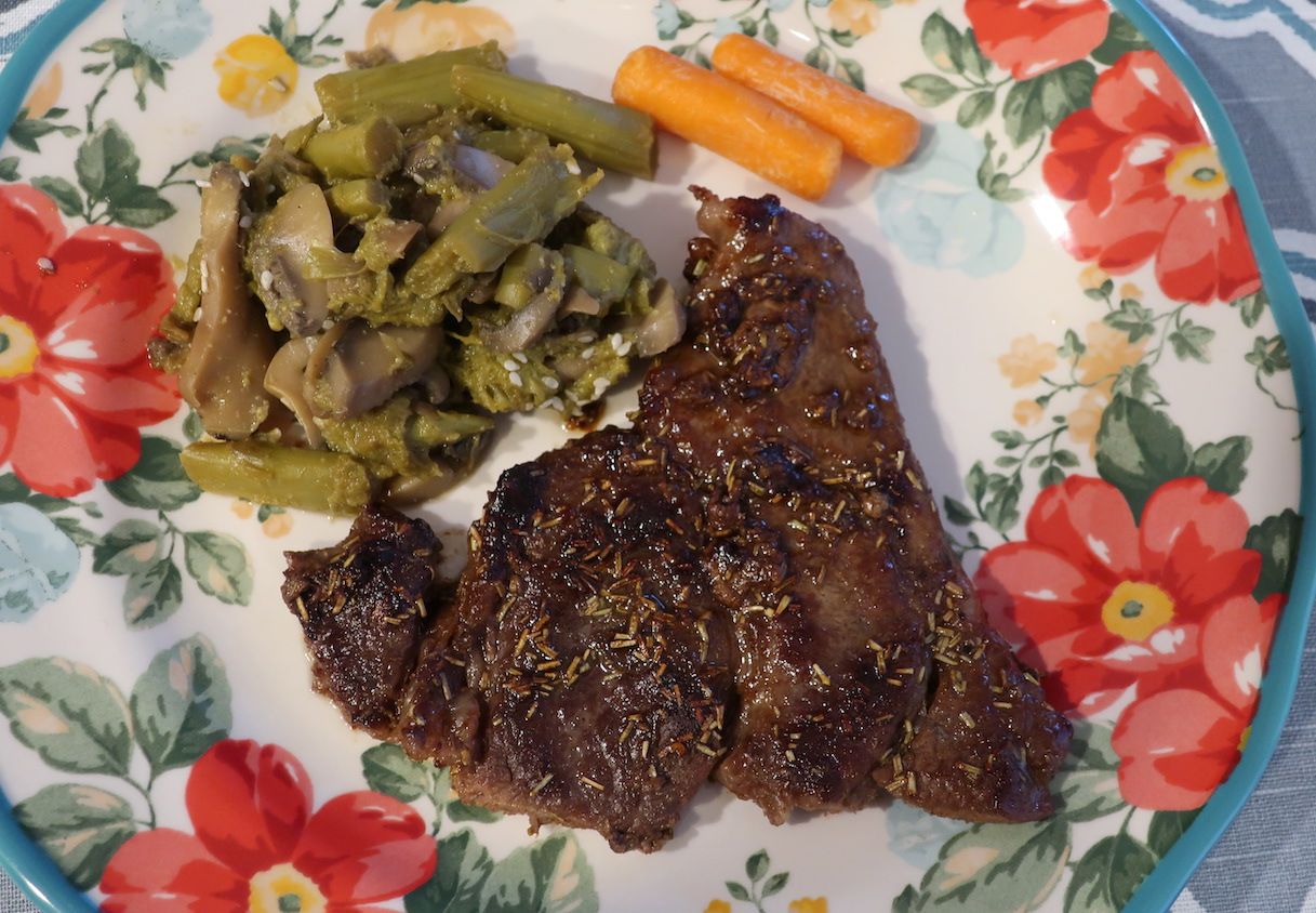 Butter Soy Sauce Rosemary Steak (Sweet Savory Rosemary Steaks, バター醤油ローズ
