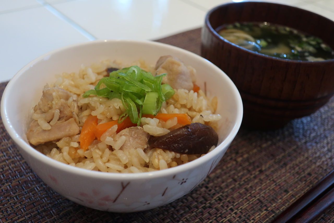 Takikomi Gohan（Japanese Seasoned Rice With Chicken, Carrot, And