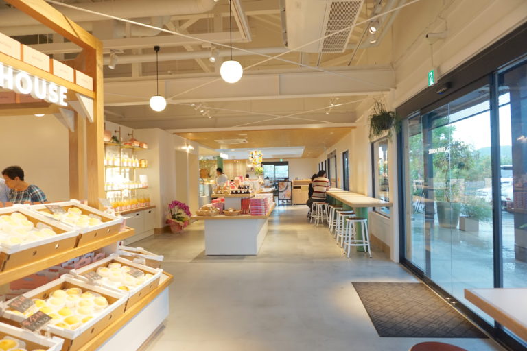 岡山県赤磐市にOPENした西山ファームのFRUIT HOUSE（フルーツハウス）がオシャレ過ぎる…！ TABI CAFE