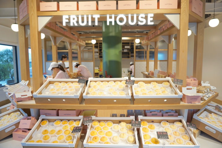 岡山県赤磐市にOPENした西山ファームのFRUIT HOUSE（フルーツハウス）がオシャレ過ぎる…！ TABI CAFE