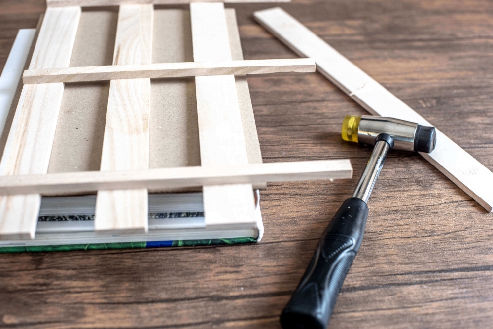 【おうち時間でキャンプDIY】すのこで作る折りたたみ式ミニテーブル 旅色プラス