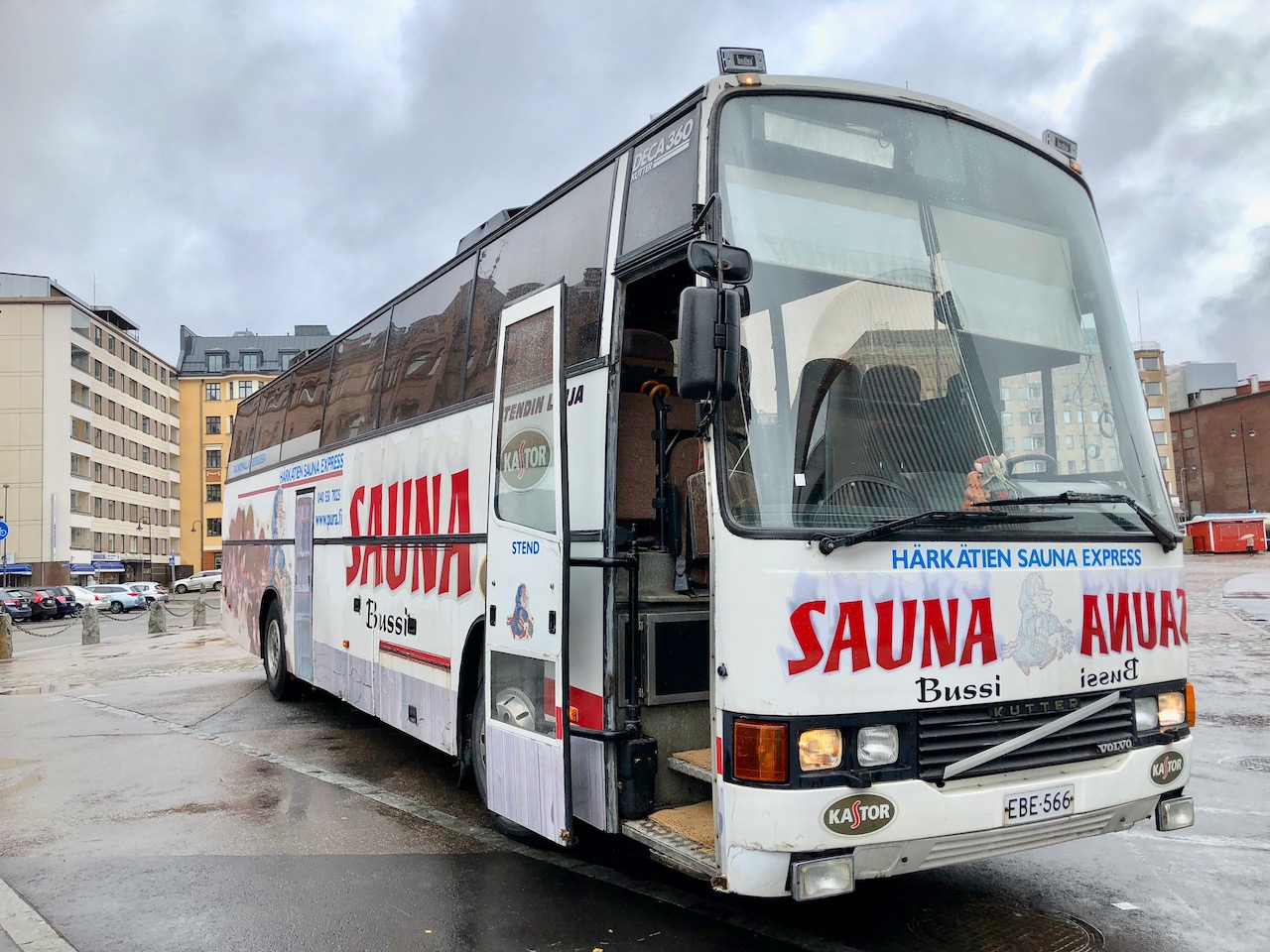 まるでお座敷列車！？フィンランドのサウナバスがすごいことになっている件