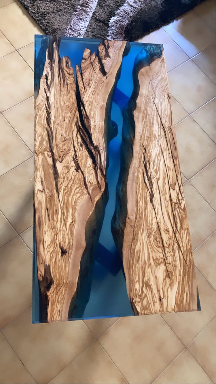 Table rivière en résine d'époxy fabrication 100 française