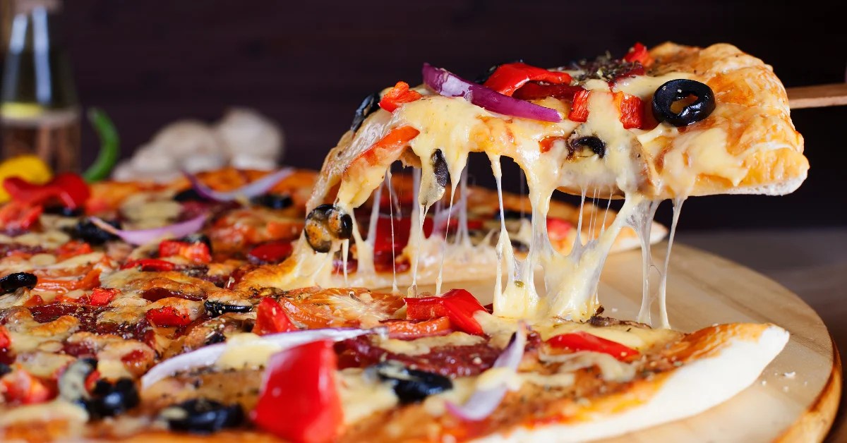 2 Best Pizza Cutters 2024 Wheel vs. Rocker Showdown Table and Court