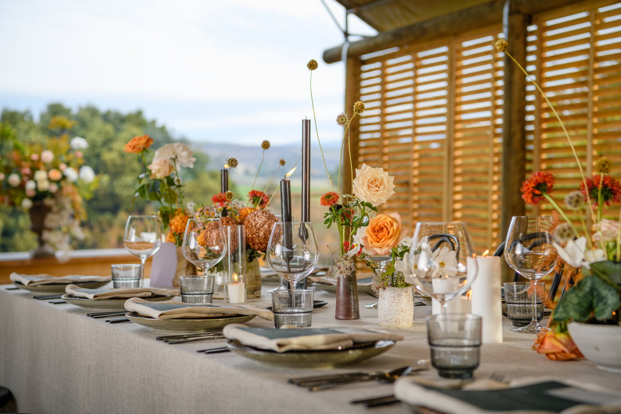 Our linen hire team share coastal wedding styling tips