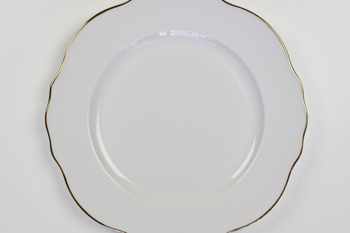 Scalloped Gold Rim Dinner Plate Table Manners