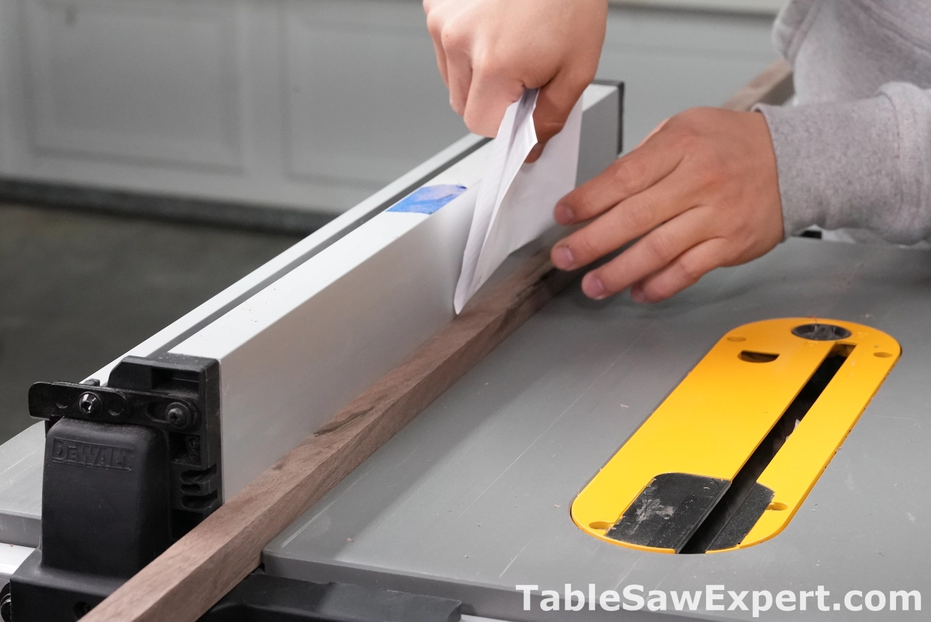 How to align a table saw rip fence