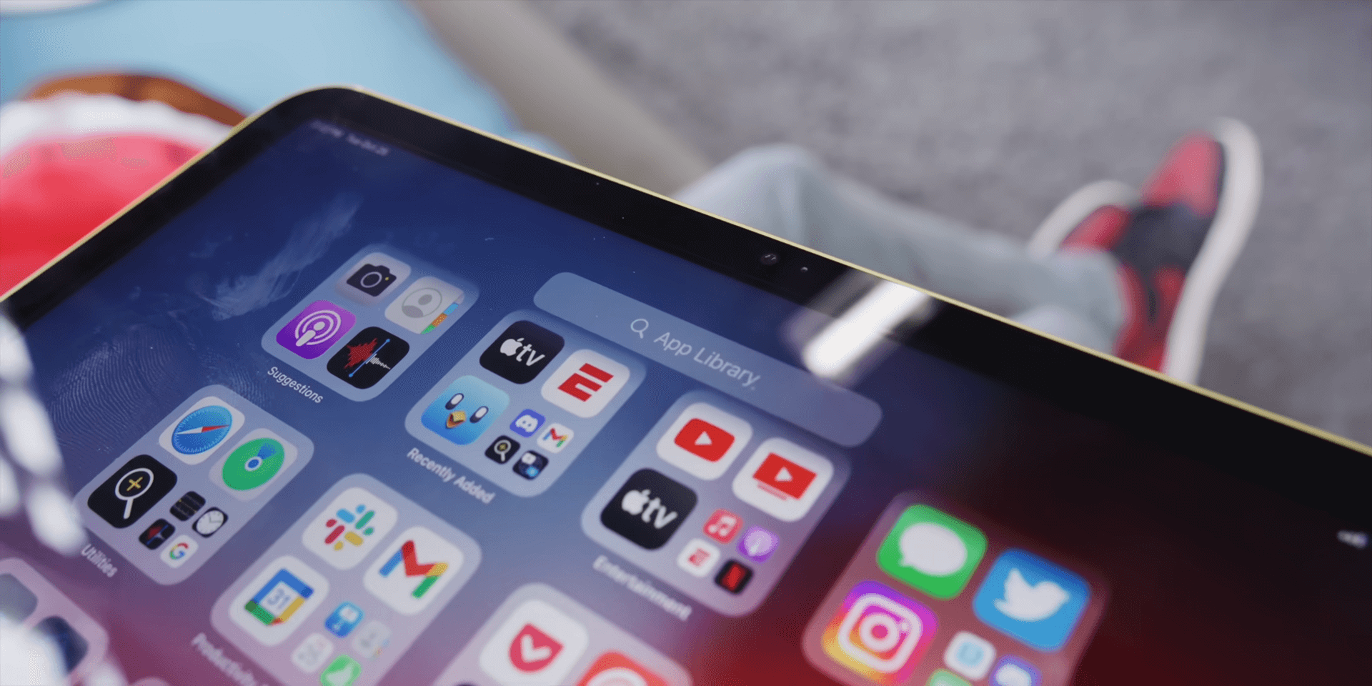 Amazon Fire Tablet vs iPad (Detailed Comparison For 2023)