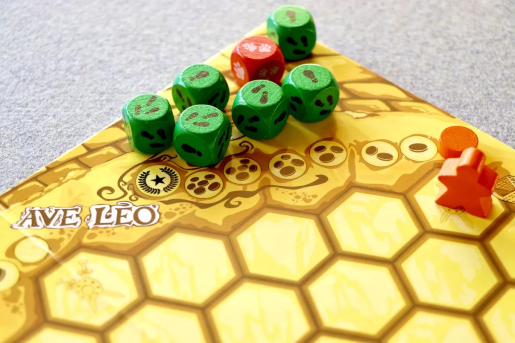 Ave, Leo! Tabletopping