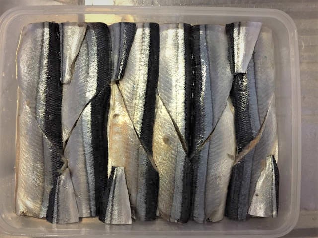 タチウオテンヤにおけるサンマ餌の切り方・処理方法とその有効性について。 タチウオマニア