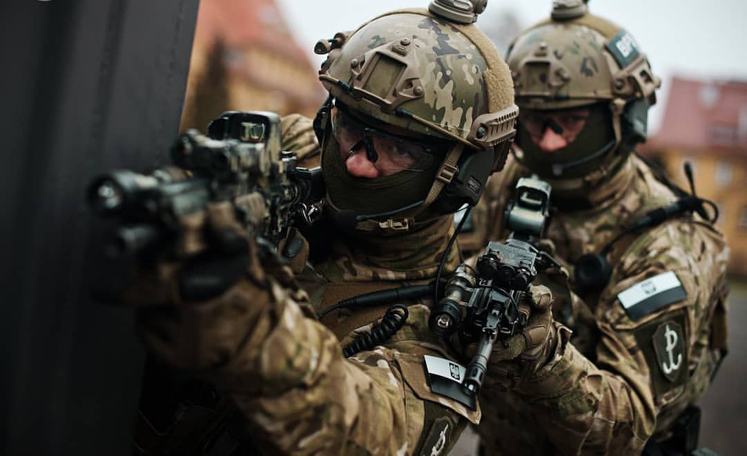 CLOSE QUARTER COMBAT / CLOSE QUARTER BATTLE COURSE Tactical Risk Group