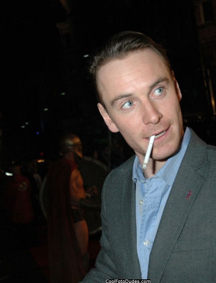 Top 60 Most Shocking Celebrity Smokers Page 39 of 60 Taddlr