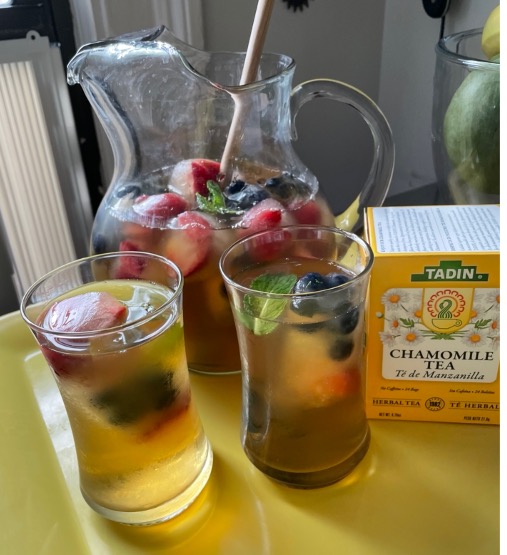 Chamomile Iced Tea (With mixed berry icecubes, honey and mint) Tadin