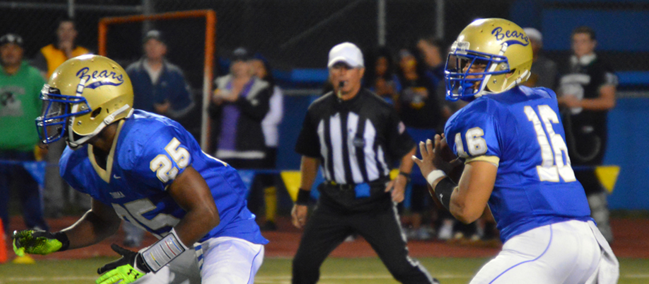 Football Players In The Tahoma School District