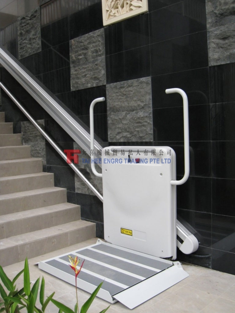 Commercial Wheelchair Stairlift Vertical Public Wheelchair Lift