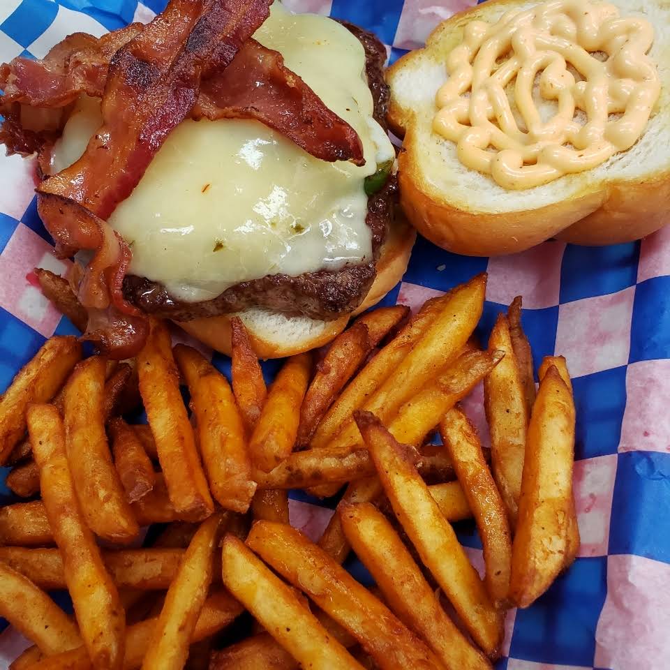 Tailgaters Sports Bar & Grill North Branch, MN Fun Atmosphere