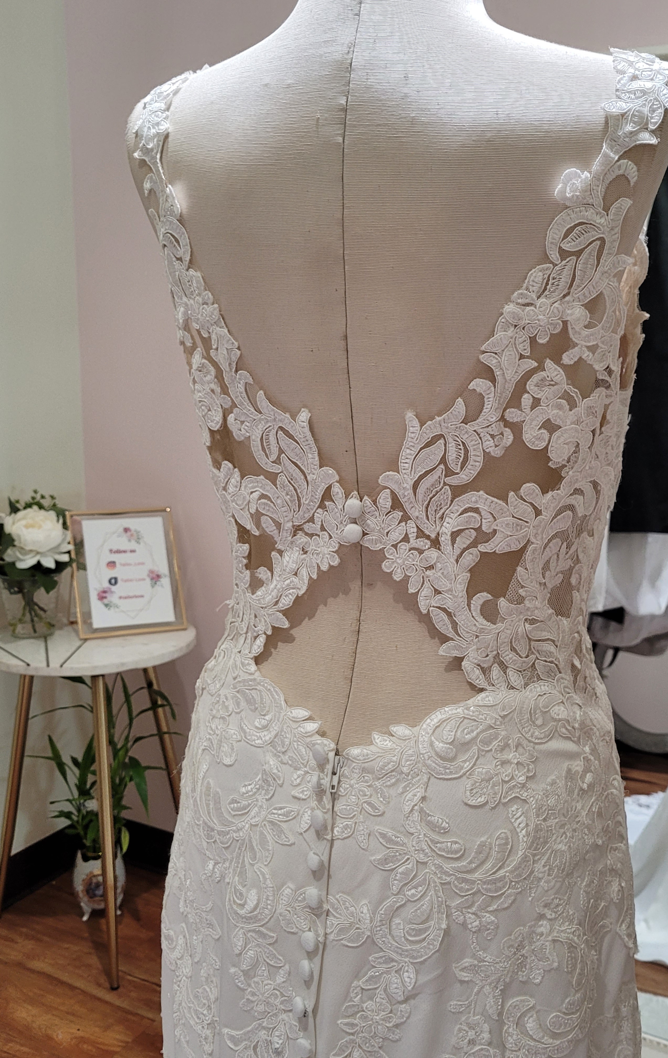 Beautiful lace Custom Tailoring • Dressmaking • Fashion Design
