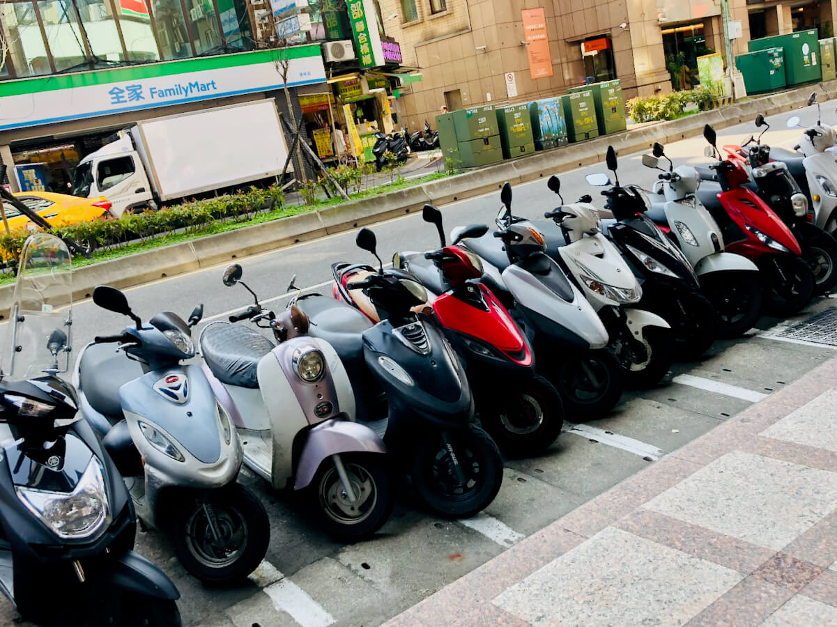 アメージング台湾の交通文化 − バイク Taiwanplus