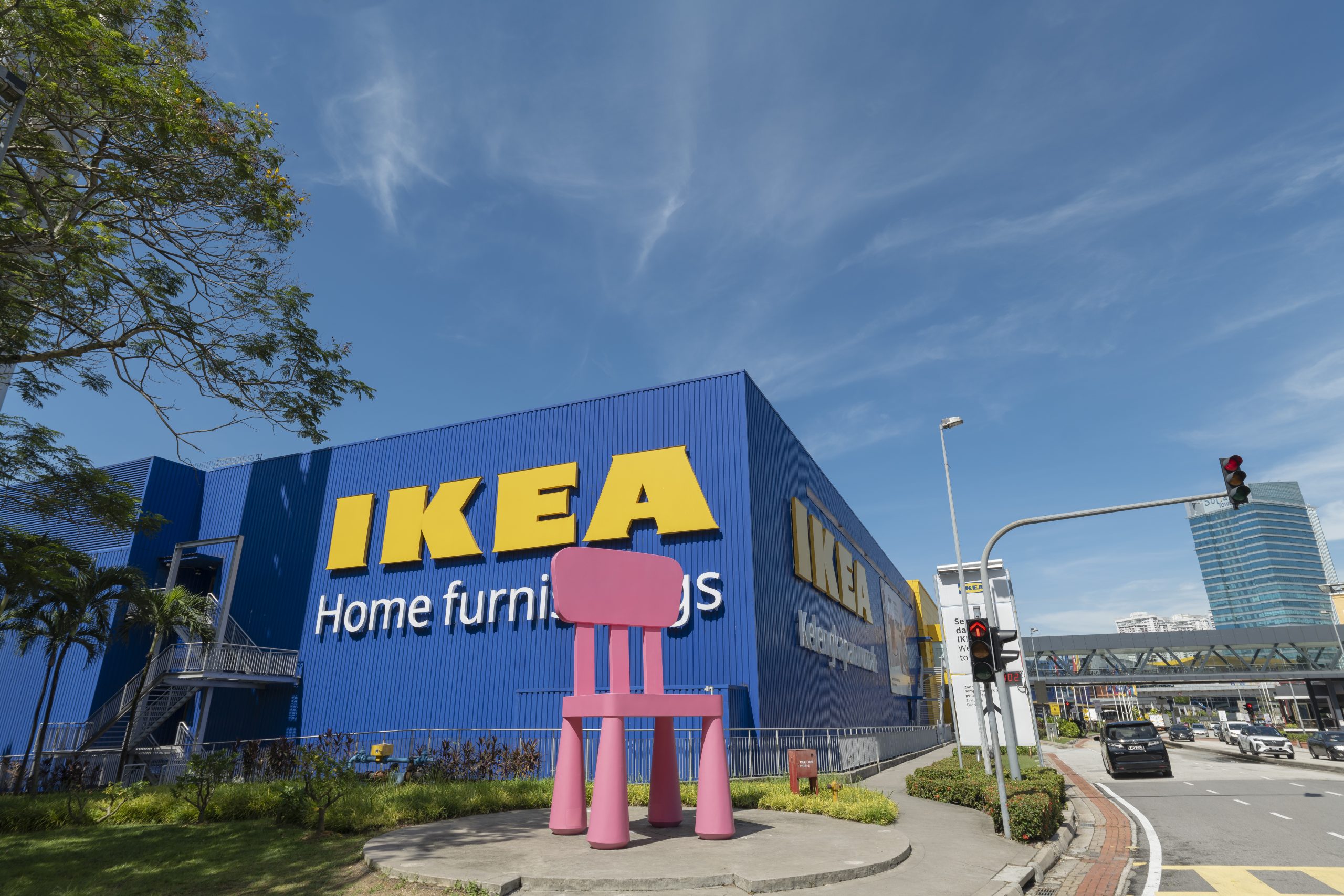 Ulang Tahun Ke20 IKEA Damansara Menampilkan Kerusi Gergasi Setinggi 5